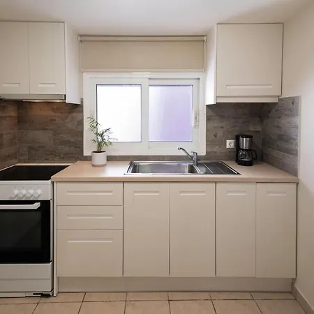 Mistral Apartment *